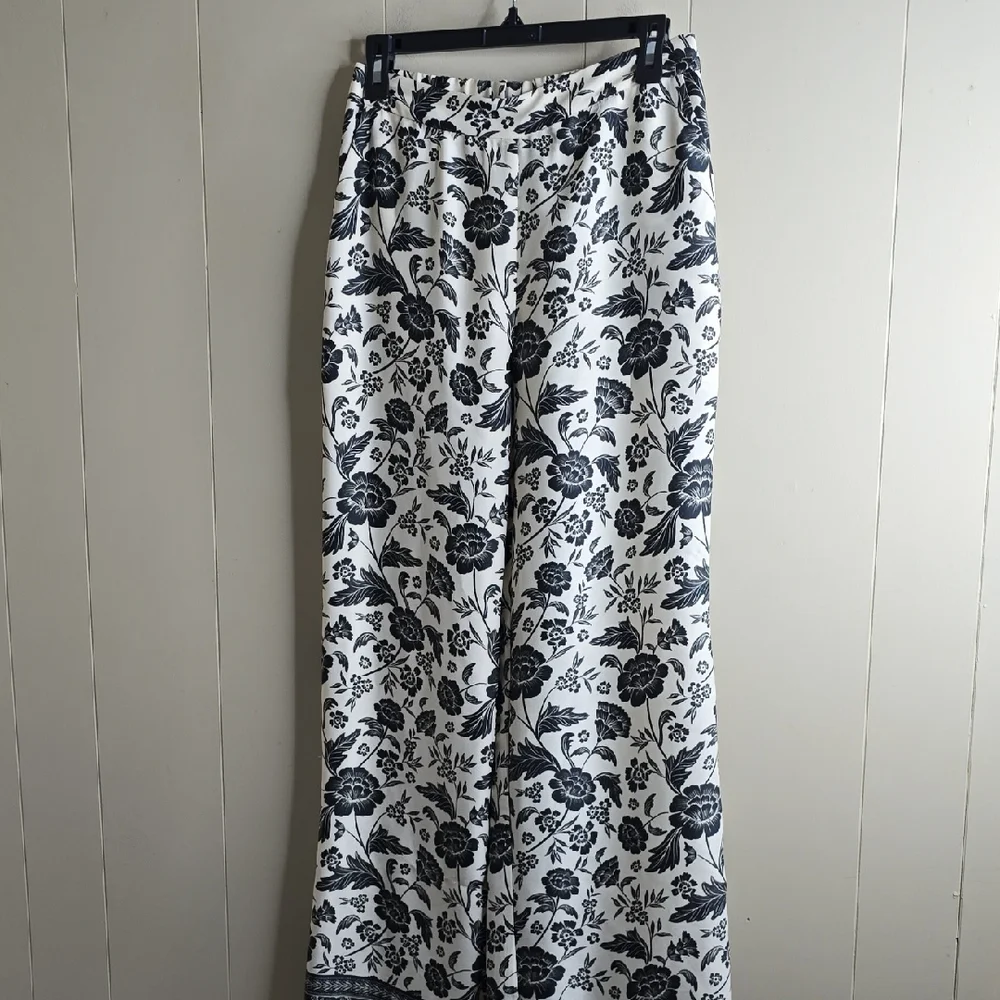 Alex Marie Amara Satin Crepe Black Floral Print High Waist Flat Front Pant Small - Picture 3 of 12